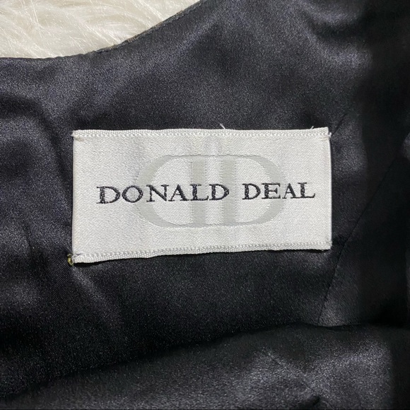 DONALD DEAL Brown Print Top - Picture 5 of 5